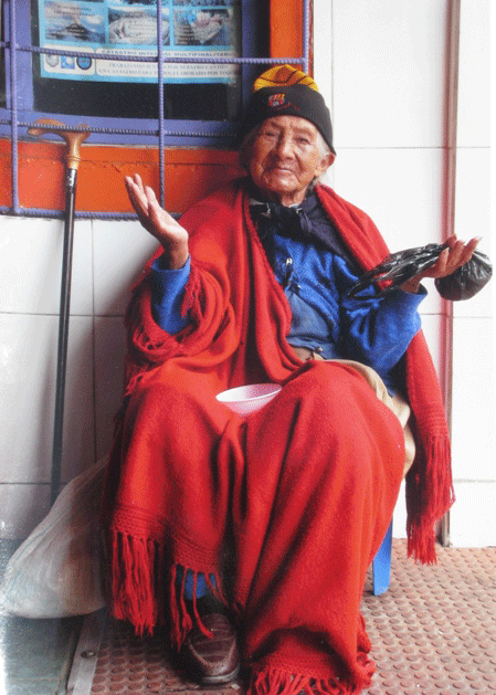 1er Vieille femme en EQUATEUR Par Mme Muriel FRANC